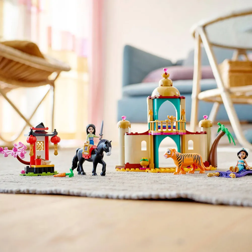 LEGO Disney Princess Jasmines En Mulans Avontuur 43208