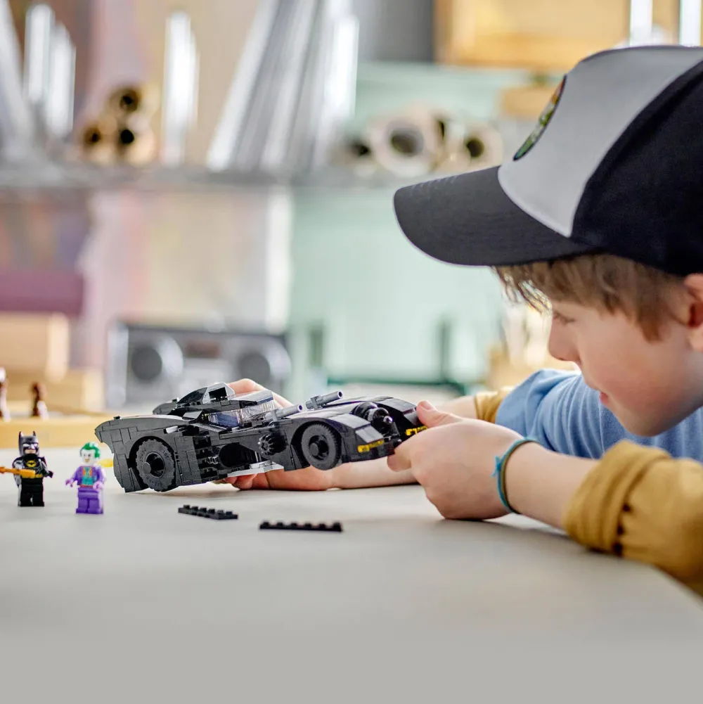 LEGO Super Heroes Dc Batmobile: Batman Vs. The Joker Achtervolging 76224