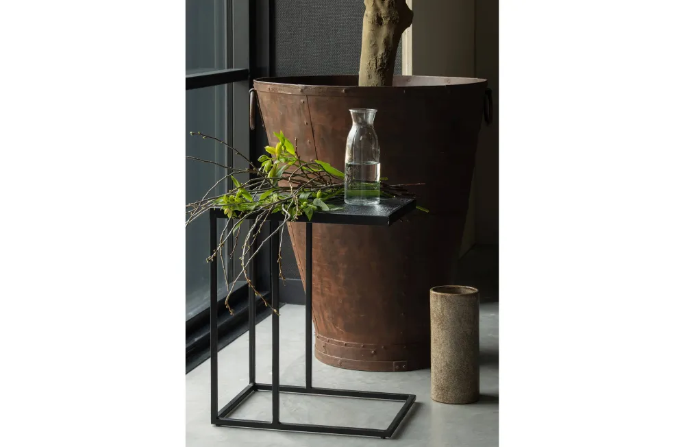 Woood Febe Bijzettafel U Vorm - Metaal - Zwart - 55X45X35